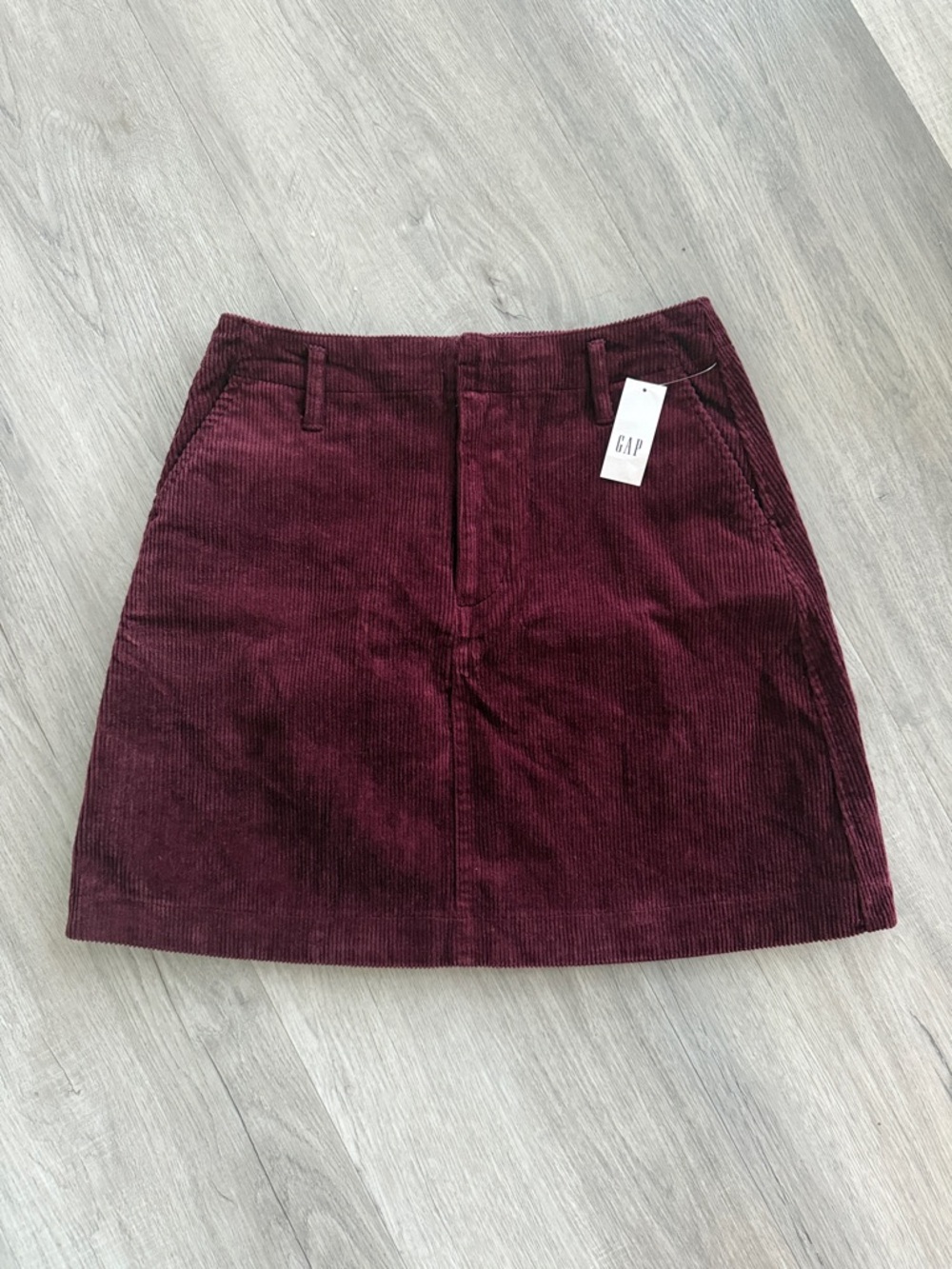⭐️ GAP Corduroy Skirt - Wine